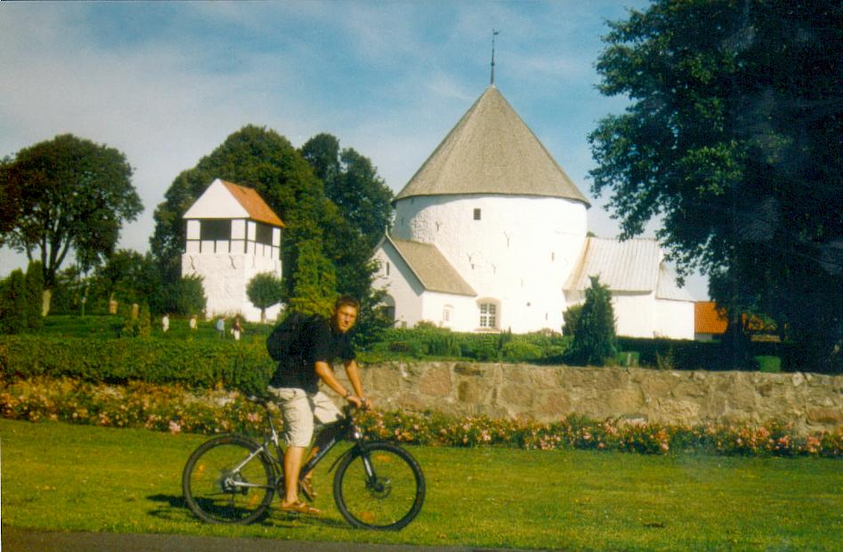 Bornholm: Nylarskerke - Rundkirche in Nylars (31.08.2003 / WF)